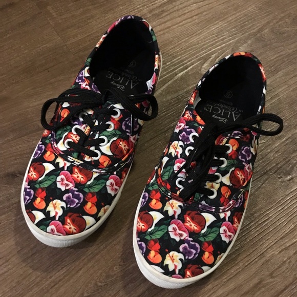 Disney Other - Disney Alice in Wonderland Girl’s Shoes Sz 6 Disney Other - Disney Alice in Wonderland Girl’s Shoes Sz 6